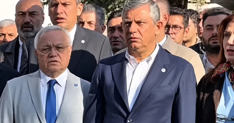 Özgür Özel in İstiklal Marşı okunurken duyduğu sese verdiği tepki bomba