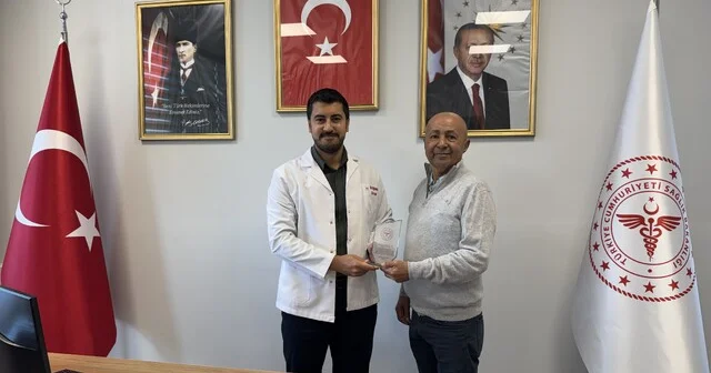 Marmaris te hastanede tören alanı oluşturulmasına destek verenlere plaket Muğla Haber Habertürk Yerel Haberler