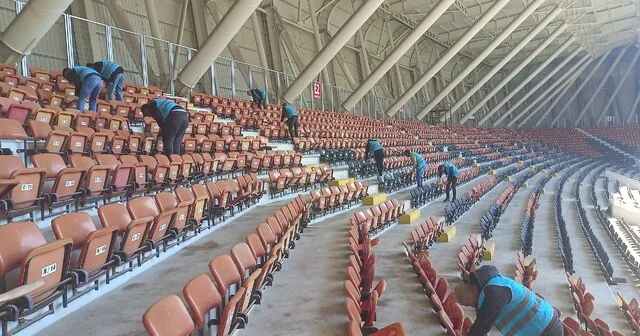 Çorum Şehir Stadı nın temizliği yükümlülerce yapılıyor Çorum Haberleri Habertürk Yerel Haberler