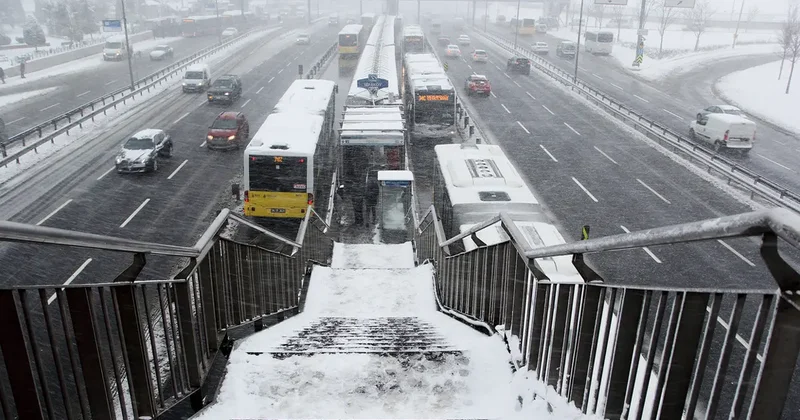 Meteoroloji açıkladı: Hava 18 derece birden soğuyacak! İstanbul a ne zaman kar yağacak?