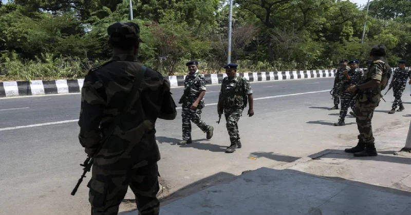 Kendilerini merkez bankası yetkilisi gibi tanıtıp 800 bin dolarlık soygun yaptılar