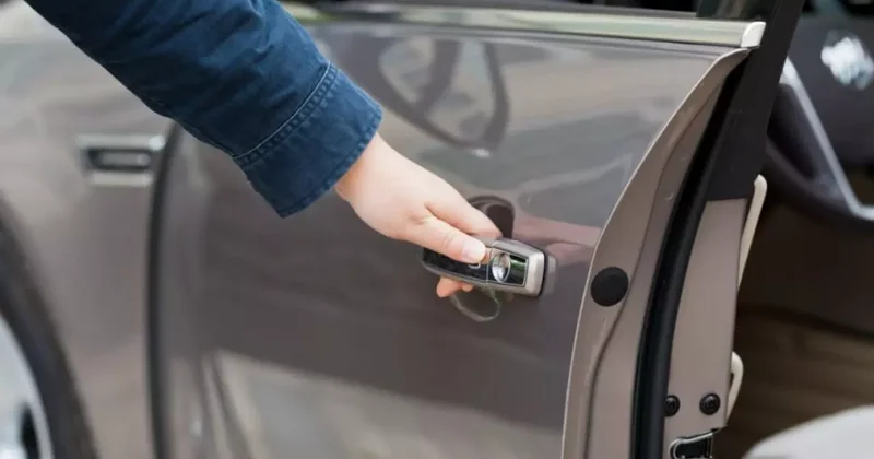 BMW nin lüks özelliği pahalıya patladı! Kapıya sıkışan parmağı için rekor tazminat