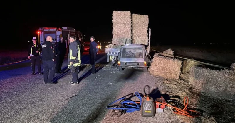 Karaman da park halindeki TIR a arkadan çarpan otomobildeki 2 kişi öldü