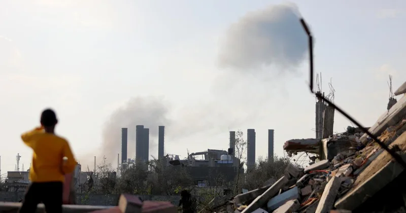 Hamas: İsrail, Gazze nin doğusunda kontrolü altındaki bölgelerdeki binaların yıkımına yoğunlaştı