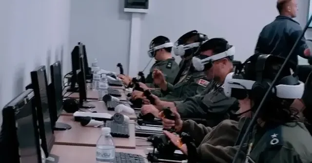 Türk savaş pilotları kritik görev komutanlığı kursunu tamamladı VİDEO İZLE