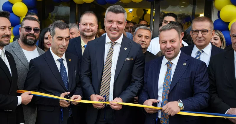 Sadettin Saran a açılış töreninde sürpriz hediye