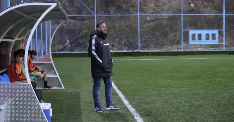 Kendi transferini kendisi duyurdu! Hem başkan hem hoca hem oyuncu