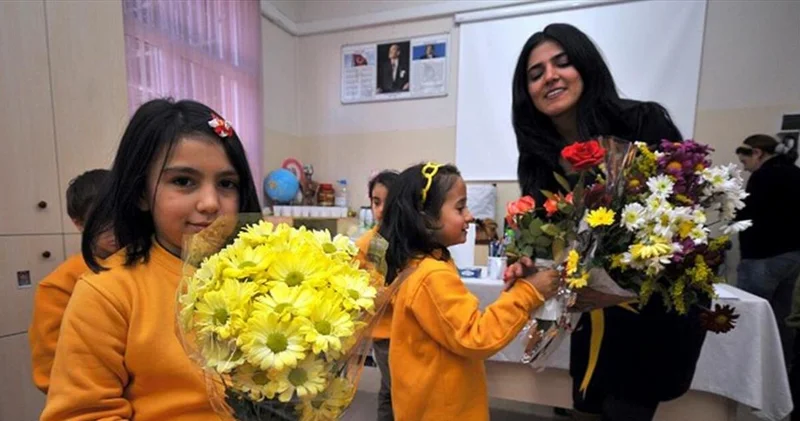 Öğretmenler Günü ne zaman, bu hafta mı? Öğretmenler Günü ne özel hediye önerileri