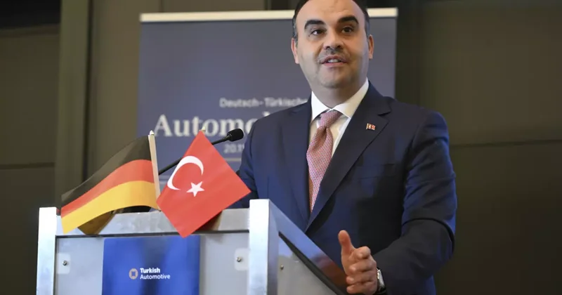 Bakan Kacır dan Alman otomotiv devlerine Türkiye ye yatırım çağrısı