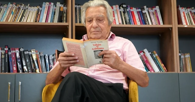 Emekli müzik öğretmeni, ünlü isimlerle biriktirdiği anılarını kitaplaştırıyor Antalya Haberleri