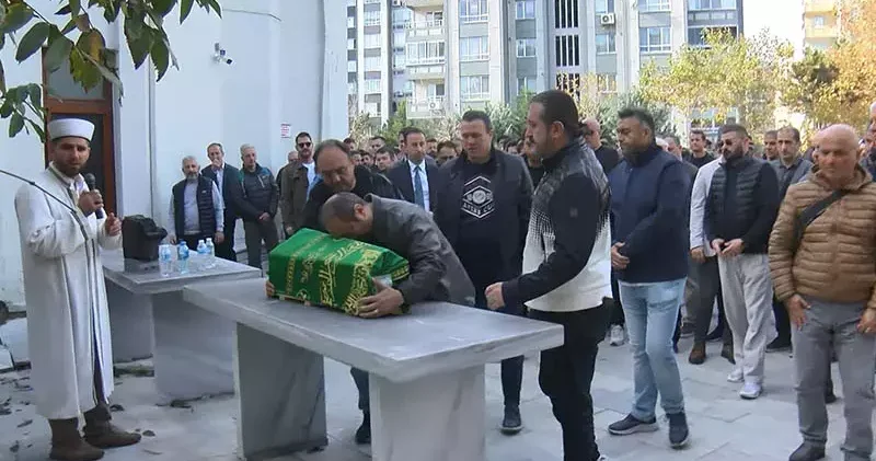 Büyükçekmece de trafik kazasında hayatını kaybeden Kaan bebek toprağa verildi