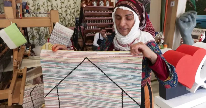 Sıfır atık bilinciyle poşetleri ip yapıp, eşyaya dönüştürdü