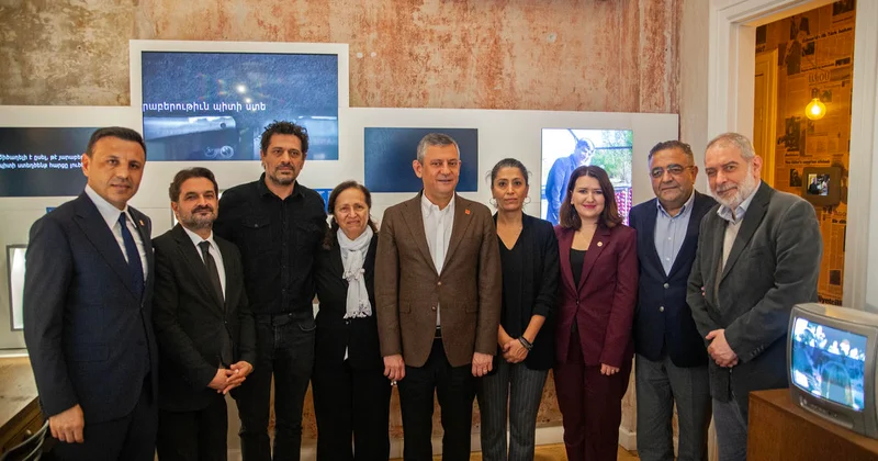 Ժո­ղովրդա­հան­րա­պետա­կան կու­սակցու­թեան նախագահ Էօզ­կիւր Էօզէլ 23,5 Հրանդ Տինք Յիշողութեան Վայրը այցելեց Agos