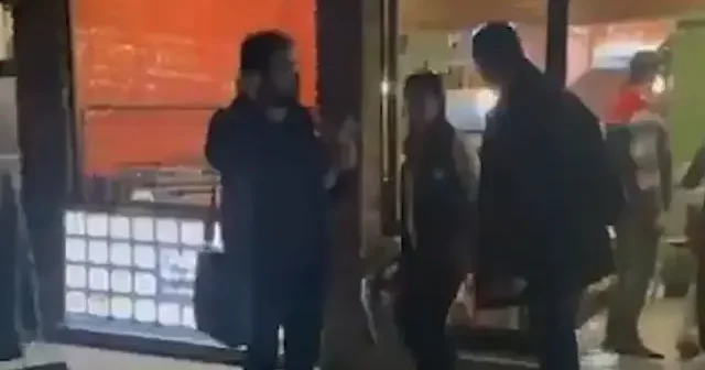 Şişli de aynı yerden yemek yiyen 25 kişi zehirlendi VİDEO İZLE