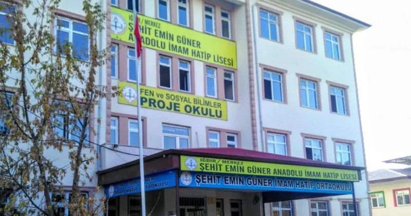 Lise önünde dehşet! Okul çıkışında aktı