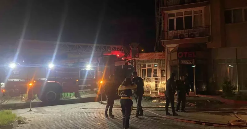 Alaşehir’de 5 katlı otelde korkutan yangın