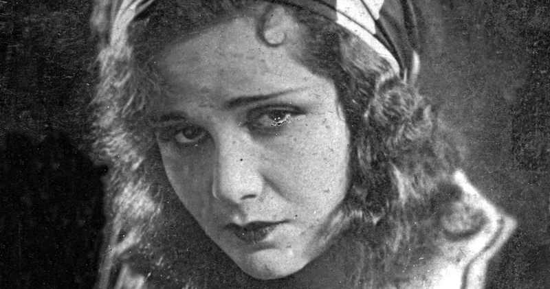 Güzelliğin on par etmez, donanımlı değilsen