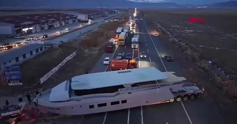 Van dan İstanbul a götürülüyor! Köprüye yerine başka yoldan geçti, trafik kilitlendi