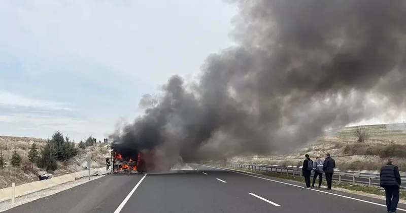 Eskişehir de 25 yolcu ve 3 personelin bulunduğu yolcu otobüsünde yangın