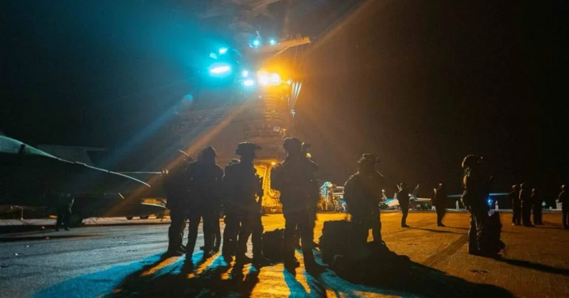 ABD, Çin tankerine helikopterle çıkarma yaptıi: İçinde 122 milyar dolarlık petrol vardı Sözcü Gazetesi