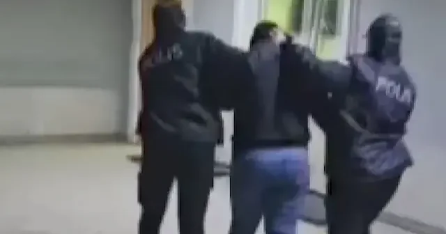 İstanbul’da kuyumcuları hedef alan sahte altın dolandırıcısı yakalandı VİDEO İZLE