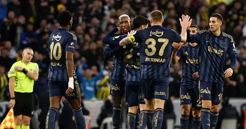 Fenerbahçe ligin ilk devresini namağlup tamamladı