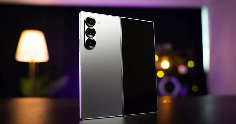 Galaxy Z Fold 8 de sürpriz: Samsung, ana kamerayı değil yanındakileri değiştirecek!