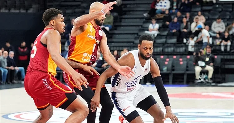 Anadolu Efes 5 maçlık mağlubiyet serisine son verdi!