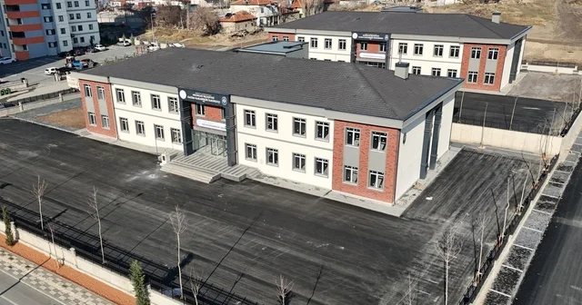 Melikgazi Belediyesi, 3 mahalleye birden hizmet edecek okullarda sona geldi Kayseri Haberleri