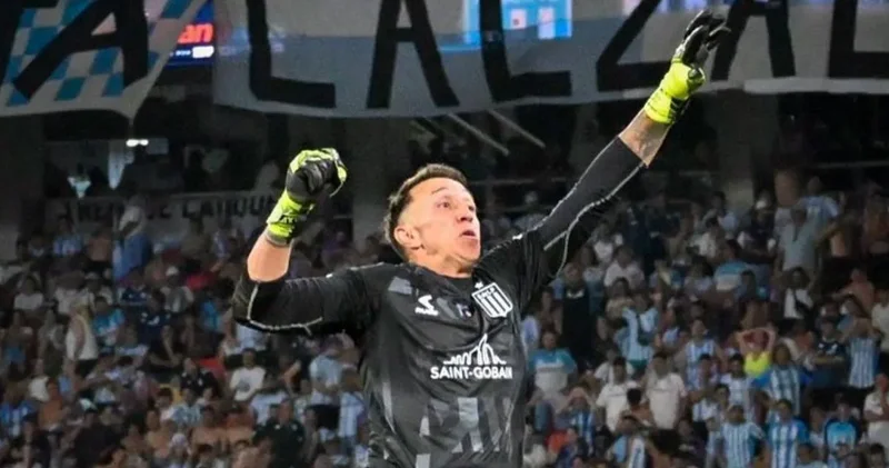 Muslera 1 haftada 2 kupa kazandı