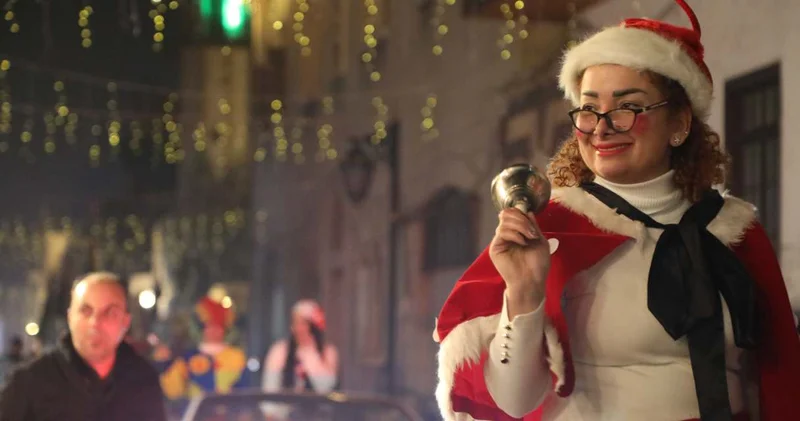 Savaştan sonra İdlib Noel ışıklandırmasıyla aydınlandı