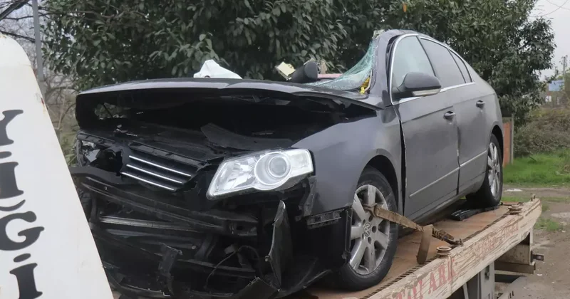 Sakarya da otomobille tırın karıştığı feci kaza! 1 kişi hayatını kaybetti, 1 kişi yaralandı