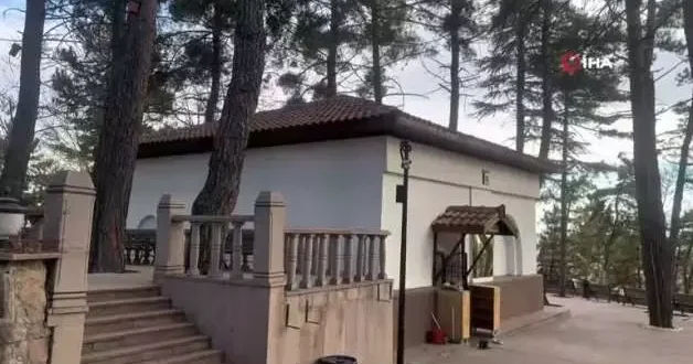 Emir Karatekin Bey’in Çankırı’daki türbesi ziyaretçilerin ilgi odağı