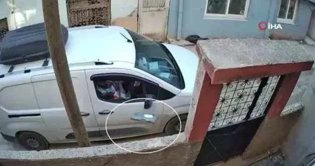 Kargocunun ilginç kargo teslimi viral oldu