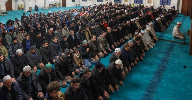 Erzincan da Üç Aylar başlangıcında Terzibaba Külliyesi nde sabah namazı programı düzenlendi Erzincan Haberleri