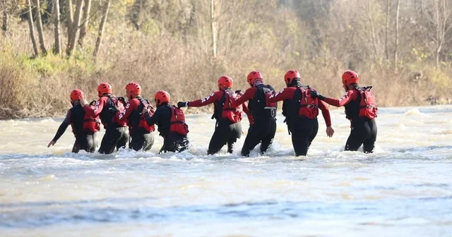 Arama kurtarma ekiplerinden çayda sel tatbikatı Düzce Haberleri