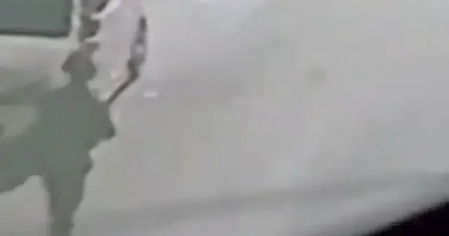 İsrail askerleri Batı Şeria da 16 yaşındaki Filistinli genci sokak ortasında katletti VİDEO İZLE