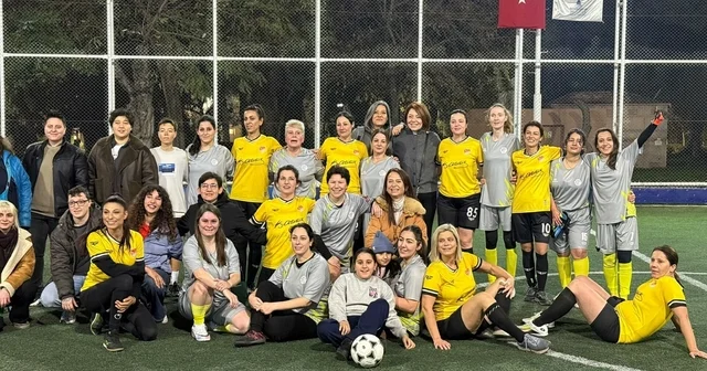 Kadın futbolunda dostluk buluşması İzmir Haberleri