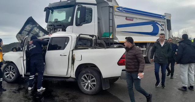 Tokat ta kamyonet, kamyonla çarpıştı; 1 ölü, 2 yaralı Tokat Haberleri