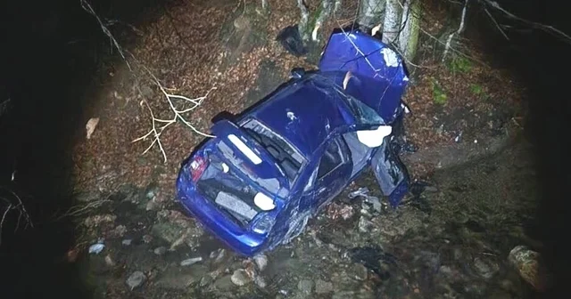 Uçurumdan yuvarlanan otomobilden 3 kişi sağ çıktı Bursa Haberleri