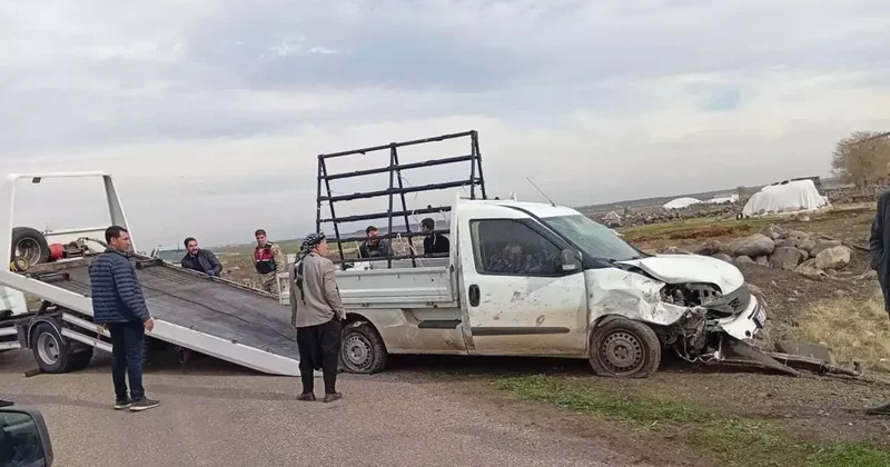 Diyarbakır’da pikap şarampole uçtu: 1 yaralı