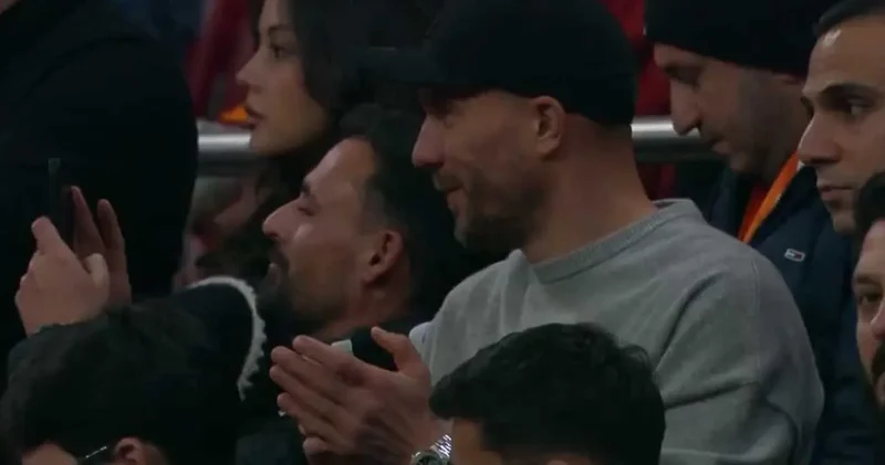 Galatasaray da sessiz sedasız tribünlere geçti: Gol gelince çıldırdı