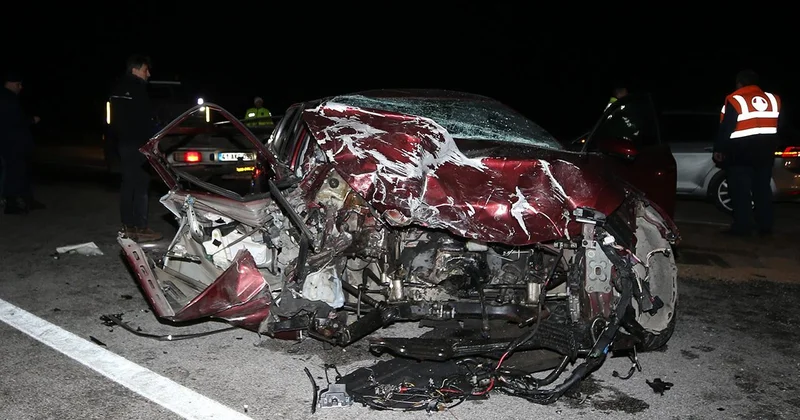 Polisten kaçarak ters yöne giren araç faciaya yol açtı: 5 ölü