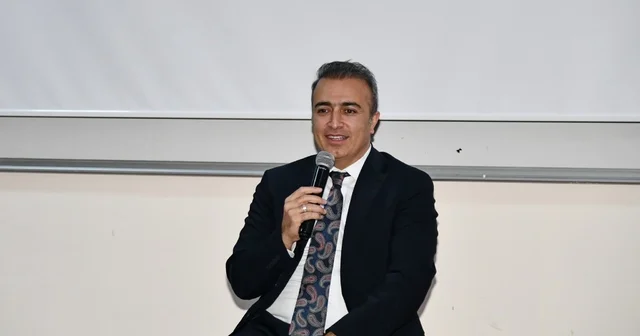 Vali Çiçek, Ardahan Üniversitesi nde söyleşi programına katıldı Ardahan Haberleri