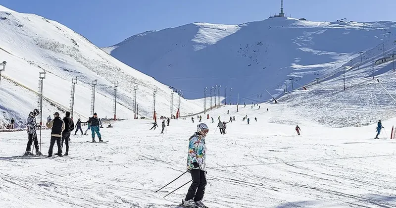 Palandöken kayak merkezi yılbaşında dolup taşıyor