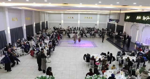 Alaca Belediyesi nden kadınlara özel gece: Doyasıya eğlendiler Çorum Haberleri