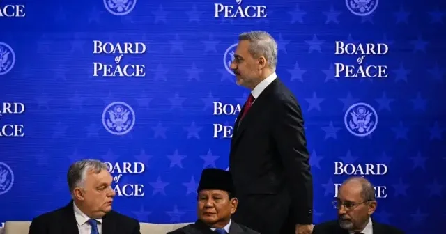 Davos ta tarihi gün: Hakan Fidan Barış kurulu için imzayı resmen attı VİDEO İZLE