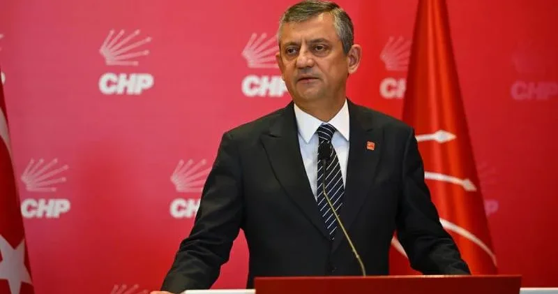 Özgür Özel: Kendimi Suriye’deki Türkmenlerin de Kürtlerin de akrabası olarak görüyorum, sınırlar kardeşliğe engel değil!