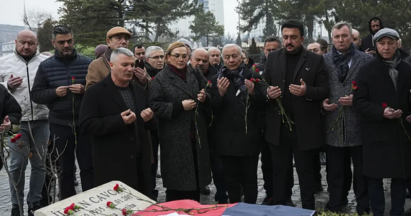 Gençlerbirliği nin efsane başkanı İlhan Cavcav kabri başında anıldı!