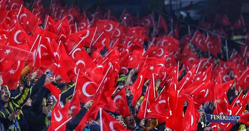 Fenerbahçe maçında Kadıköy de tüyleri diken diken anlar